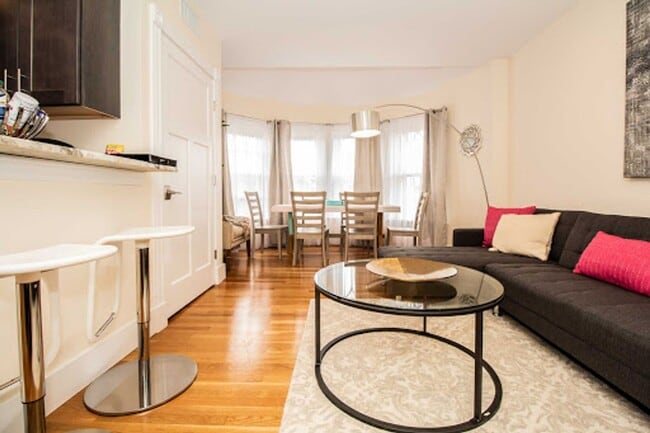 Rare 8/23/ move in.... Check out this 2 bed in Brighton... - Rare 8/23/ move in.... Check out this 2 bed in Brighton... House