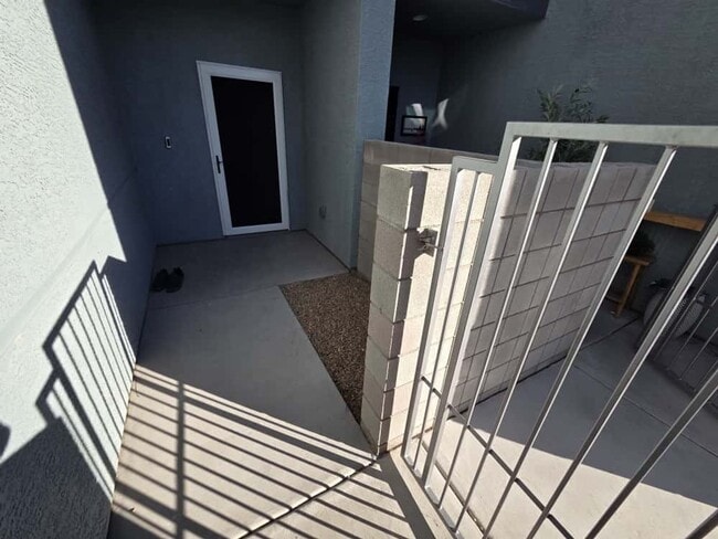 Building Photo - Modern 4-Bedroom Home with Solar Panels & ...