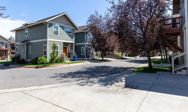 Foto del edificio - Bright & stylish end-unit 2 Bedroom 1.5 Ba...