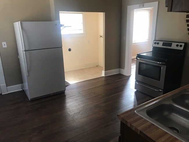 Building Photo - 3 BEDROOM GARLAND DISTRICT BUNGALOW