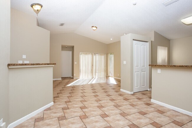 Foto del edificio - 17266 NW 8th St