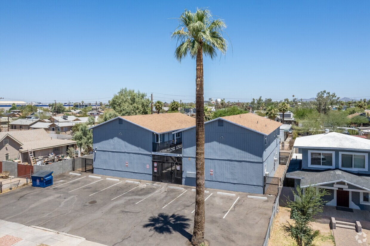 1402 W Polk St - West Polk Apartments