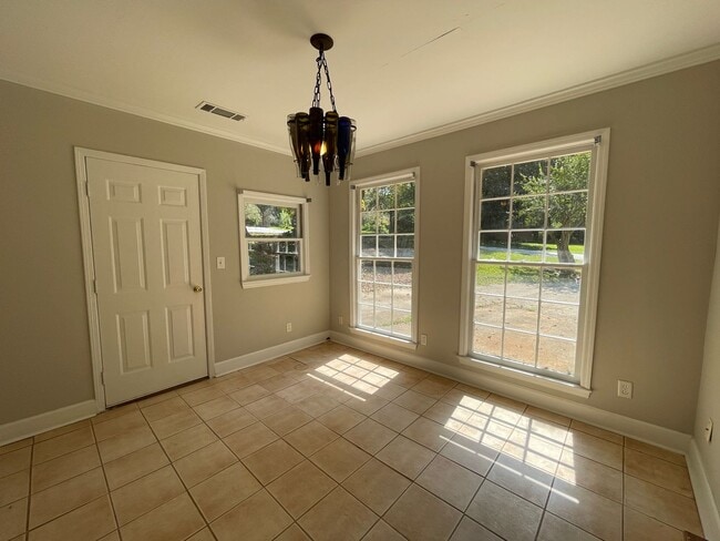 Building Photo - 260 Timberlane Dr