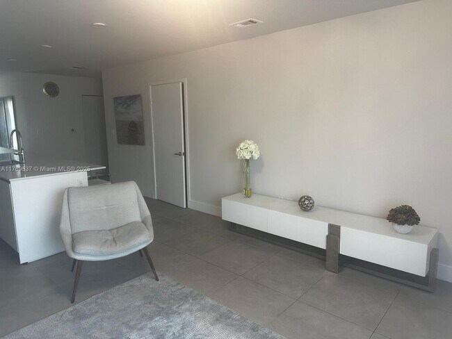 Foto del edificio - 2505 NE 193rd St