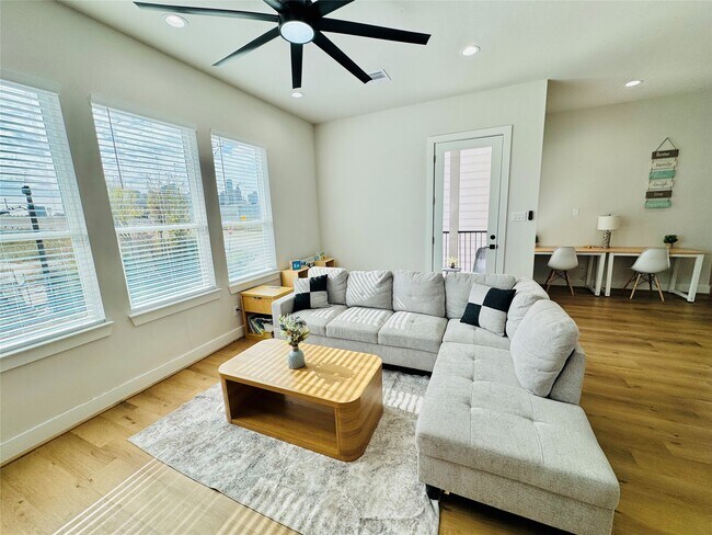 Foto del edificio - 1811 Brooks St
