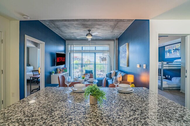 Foto del edificio - 333 E Roosevelt St