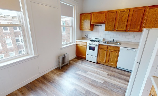 Photo - 9/1 No Fee! spacious studio w/updated eat in kitchen near B/C/D trains Apartment
