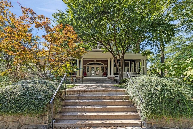 Foto del edificio - 3324 18th St NW