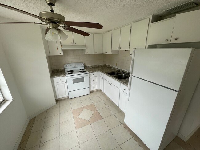 Foto del edificio - 5311 Avery Rd