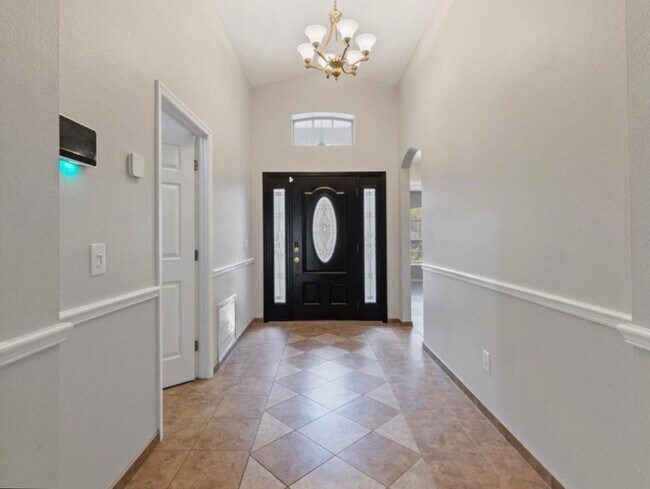 Foto del edificio - 5725 Hawklake Rd