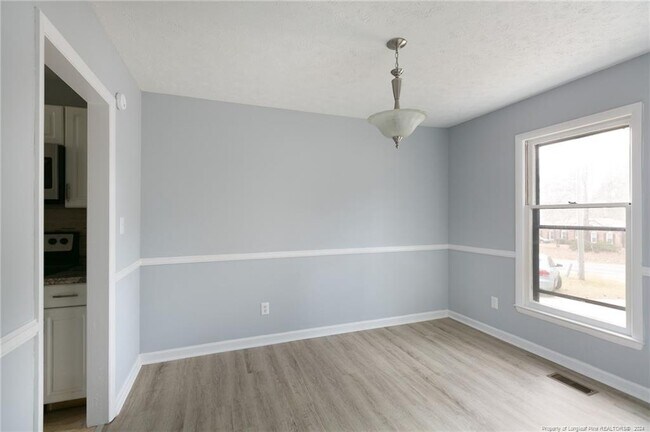 Building Photo - 1785 Rim Rd