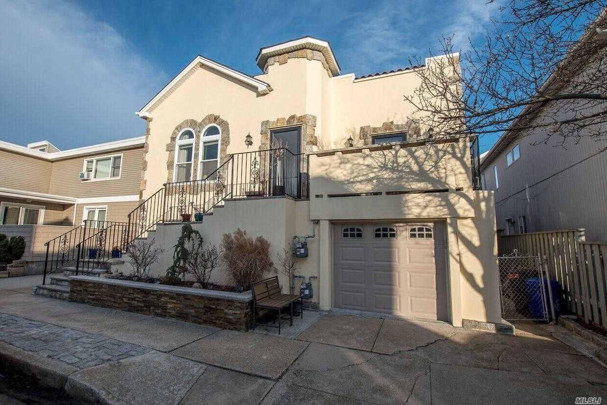 Foto principal - 120 Mitchell Ave