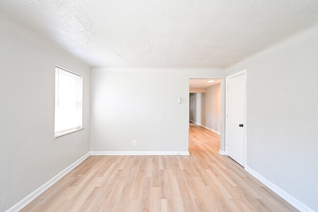 Building Photo - 7139 Eastlawn Dr