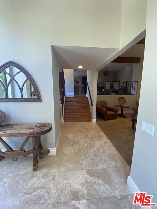 Building Photo - 1541 Palisades Dr