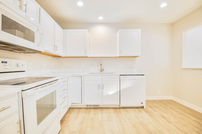 Kitchen - 7704 S 25th St