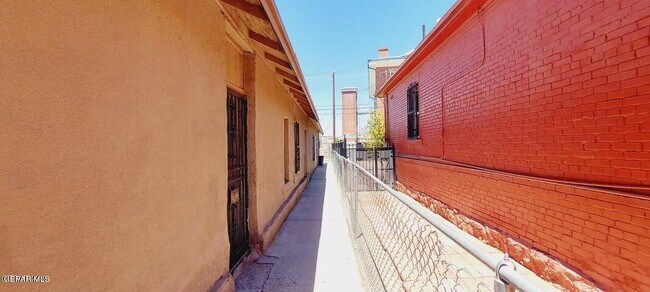 Foto del edificio - 1305 E San Antonio Ave