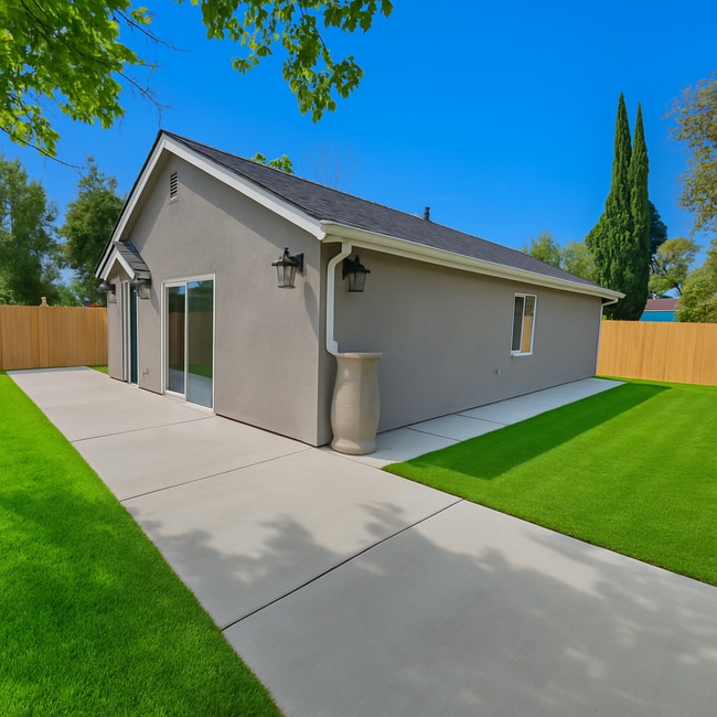 Building Photo - 6842 Yolanda Ave