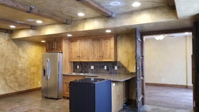 Building Photo - 6301 W Bull River Rd