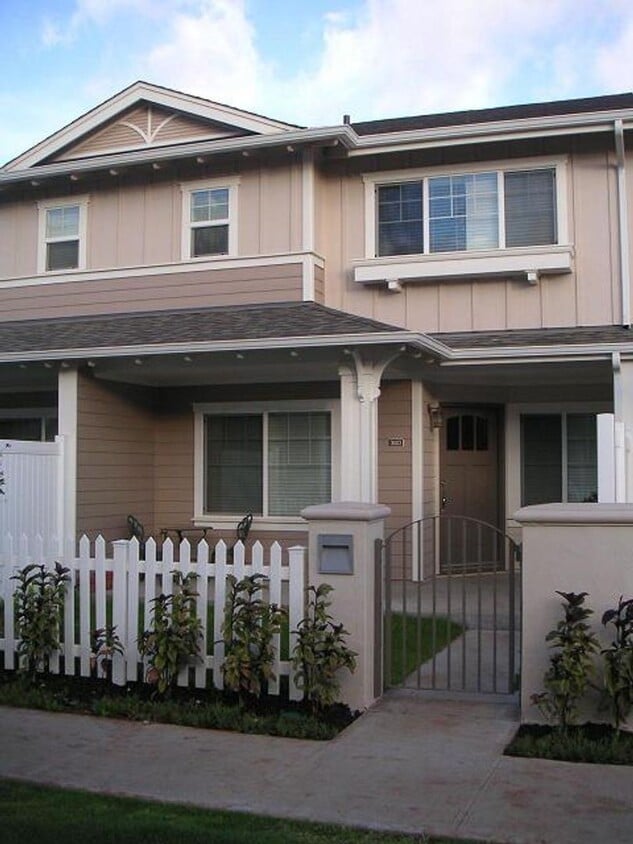 Spinnaker Townhomes at Ocean Pointe - Spinnaker Townhomes at Ocean Pointe