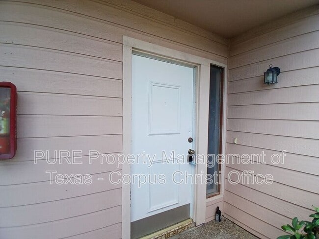Building Photo - 5001 Middlecoff Cir