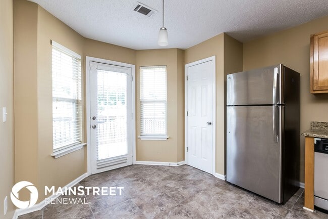 Building Photo - 2061 Registry Dr