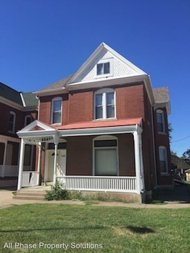 1615 Broadway St, Quincy, IL 62301 Room for Rent in Quincy, IL