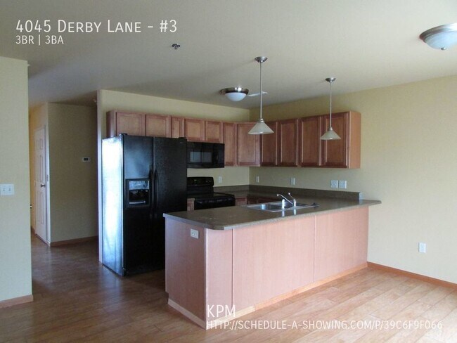 Building Photo - 3 BED | 2.5 BATHS | SINGLE GARAGE | TOWNHO...