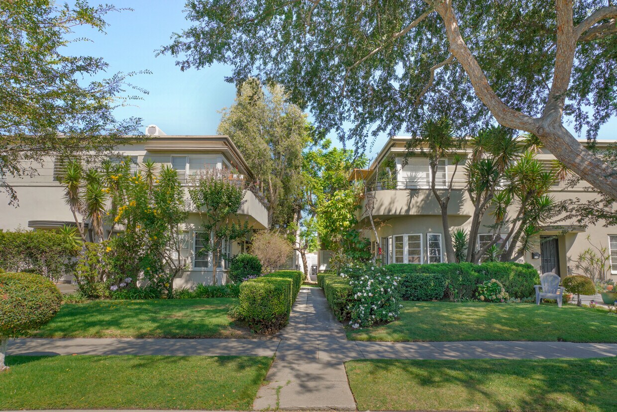 Primary Photo - 1240 S La Jolla Ave