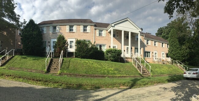 Building Photo - 211 Bunger St