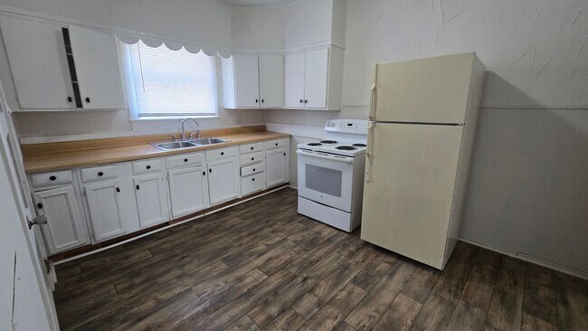 Foto del edificio - 3 Bed - 2 Bath Home, Muncie's North Side!