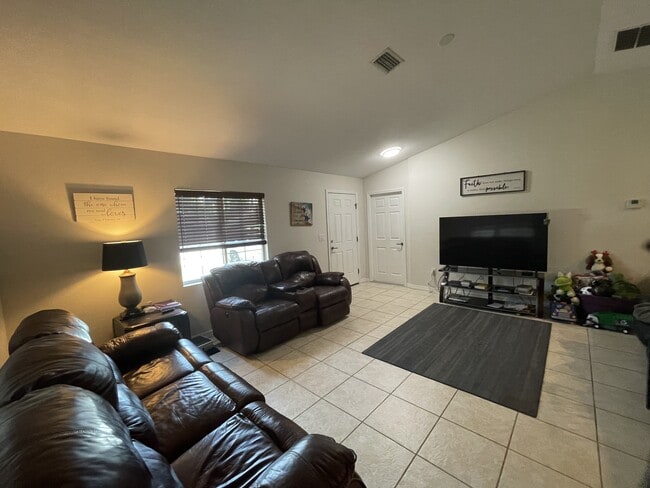 Building Photo - 1167 Urmey Ln