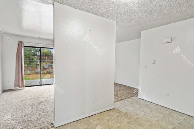 Foto del edificio - 326 W 25th St