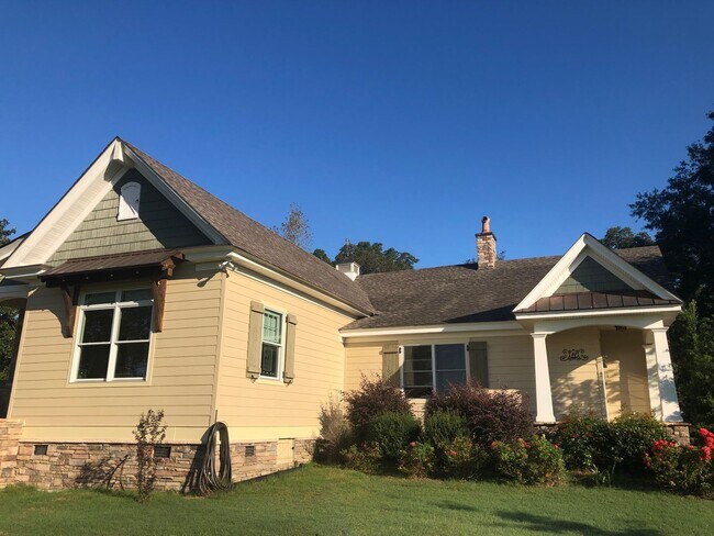 Building Photo - Gorgeous Farmhouse on 96 acres of land