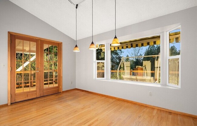 Foto del edificio - 4 Bed, 2.5 Bath Conveniently-located Single-family House Available for Rent!