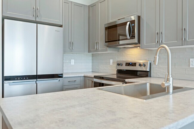 Photo du bâtiment - 45549-45549 Knight Rd