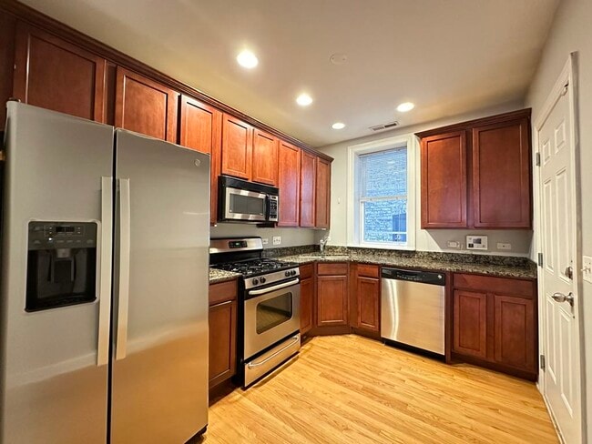 Building Photo - 3212 N Clifton Ave
