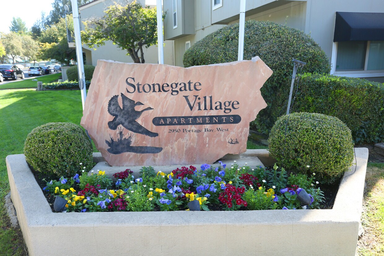 Stonegate Village Apartments in Davis, CA