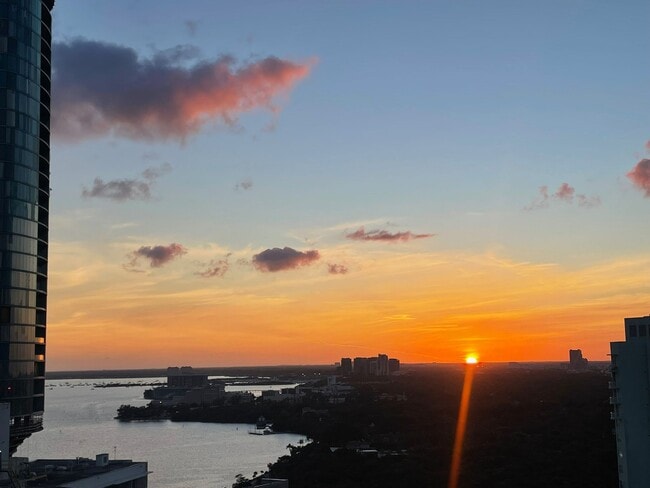 Building Photo - 2333 Brickell Ave