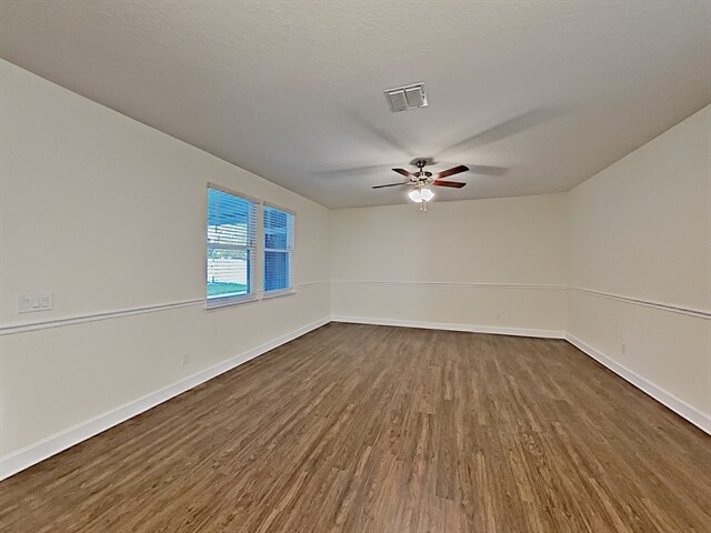 Foto del edificio - 2433 S Park Ave