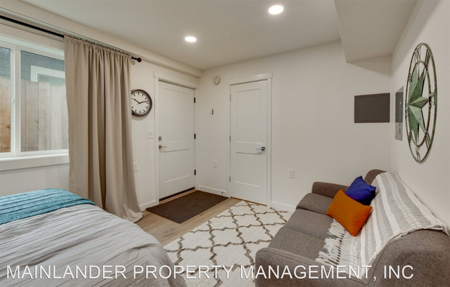 Foto del edificio - Studio, 1 bath House - 2115 SE TENINO #B