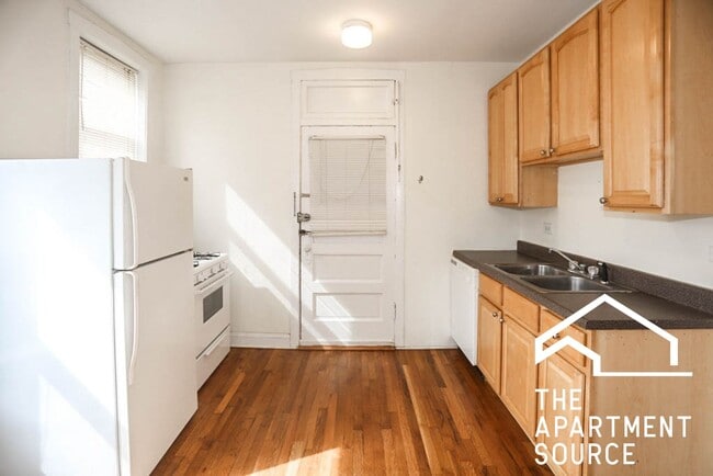 Photo - 3521 N Broadway Apartment