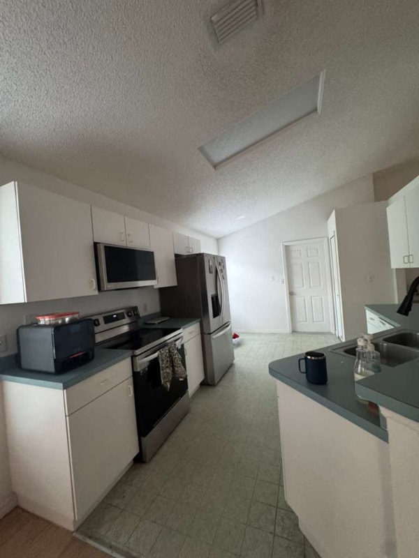 Building Photo - 958 Pine Creek Cir NE