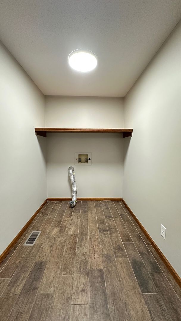 Foto del edificio - Now available for rent — this top-quality, beautifully updated home!