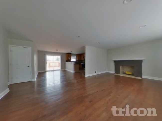 Building Photo - 2933 Sabal Palm Dr