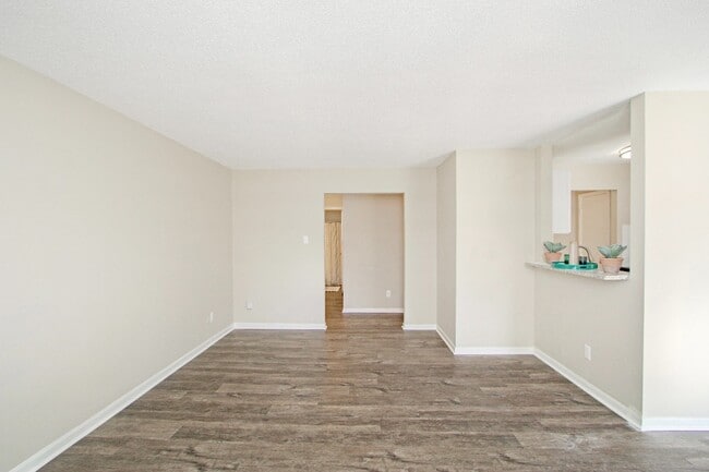 Building Photo - The Elliott at College Park Apartment Homes
