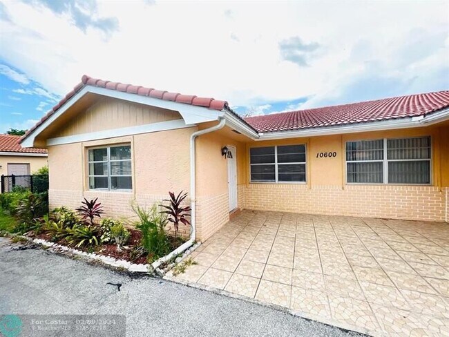 Foto del edificio - 10600 NW 37th St