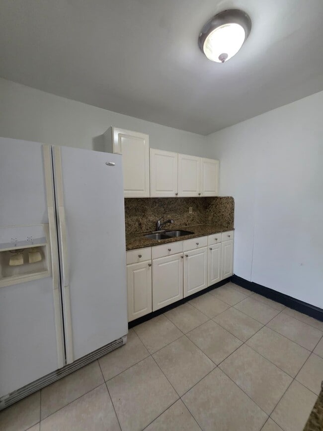 Foto del edificio - 8030 NW 36th Pl
