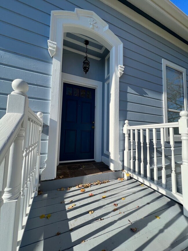 Foto del edificio - Downtown Benicia Remodeled Saltbox