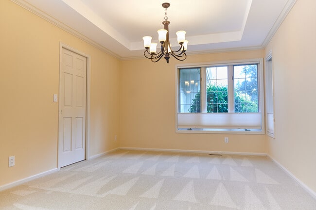 Dining Room - 14008 NE 27th St