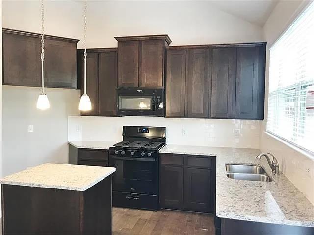 Building Photo - 810 Cottage Bank Trl
